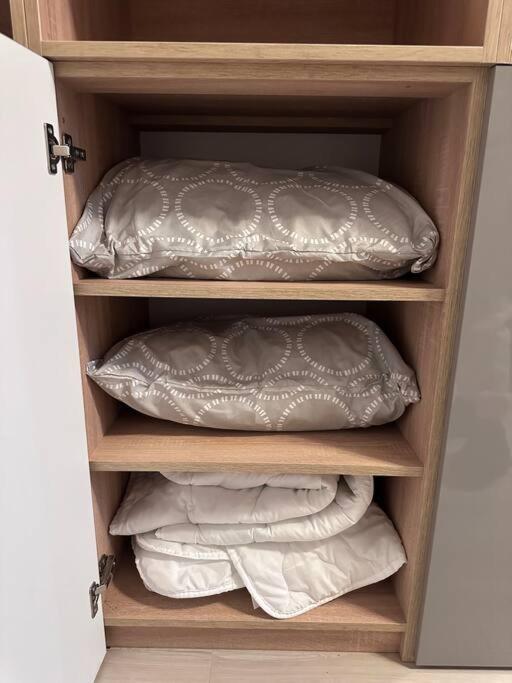 Cozy 1 Bedroom Apartment! Bukurešť Exteriér fotografie