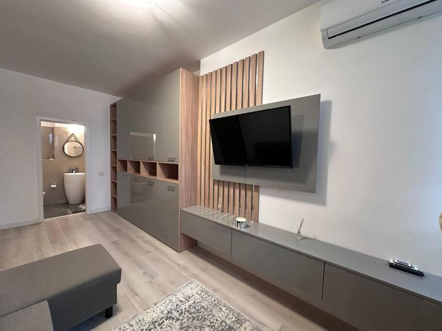 Cozy 1 Bedroom Apartment! Bukurešť Exteriér fotografie
