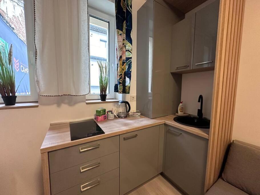 Cozy 1 Bedroom Apartment! Bukurešť Exteriér fotografie