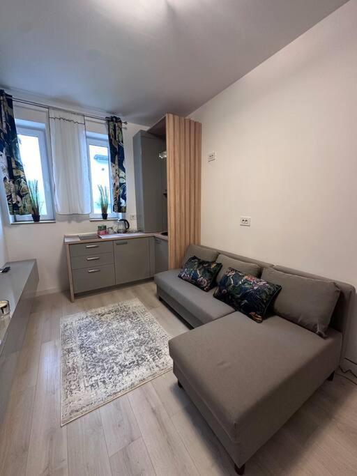 Cozy 1 Bedroom Apartment! Bukurešť Exteriér fotografie
