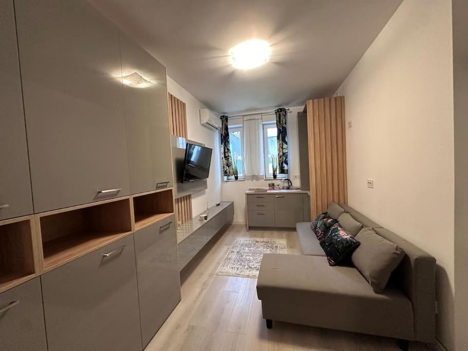 Cozy 1 Bedroom Apartment! Bukurešť Exteriér fotografie