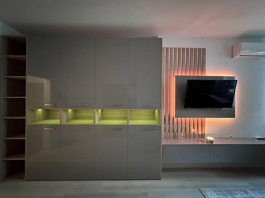 Cozy 1 Bedroom Apartment! Bukurešť Exteriér fotografie